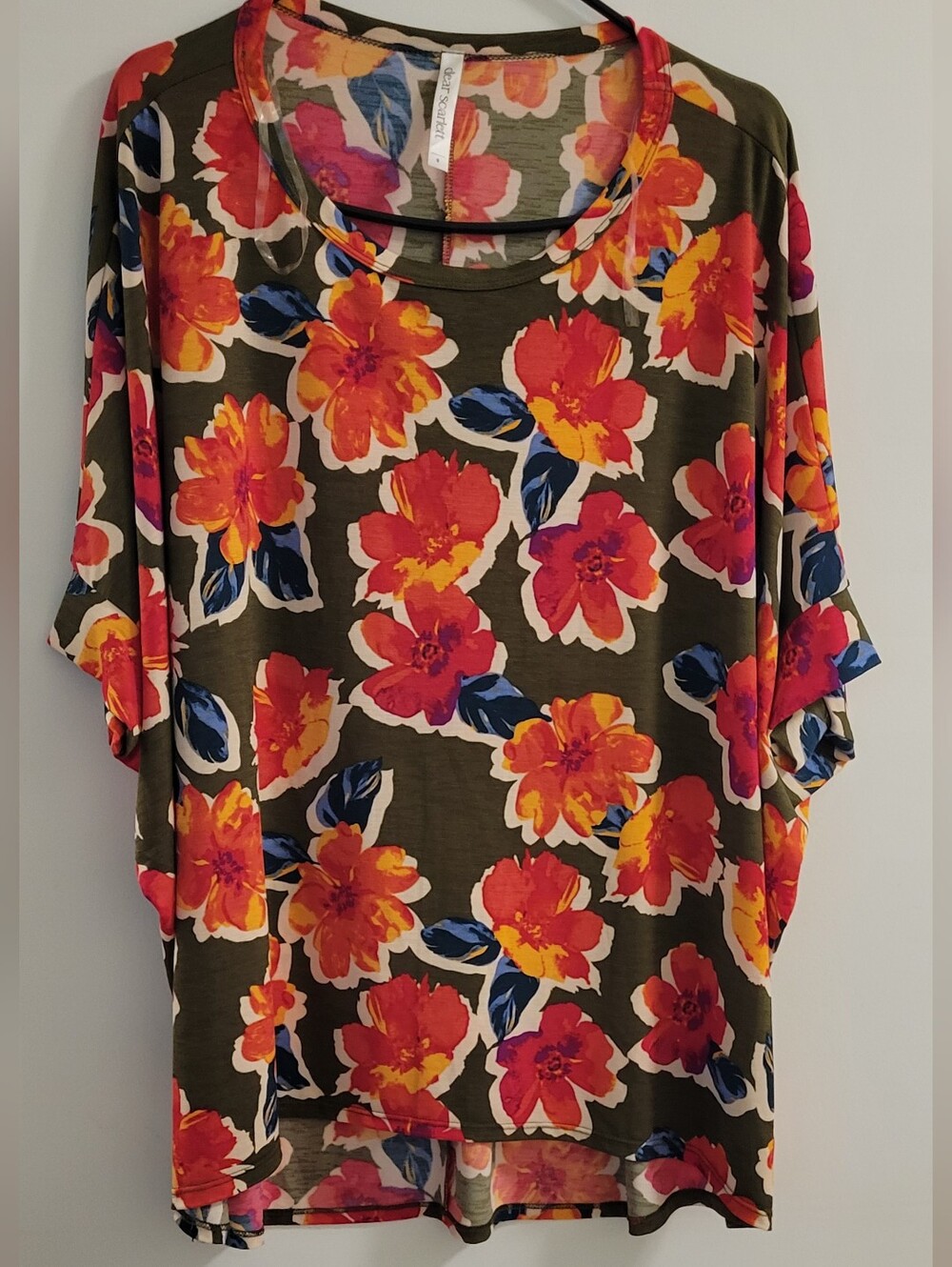 Dear Scarlett Floral Dolman Sleeve Women's Top - Olive Red & Yellow Size Sm - Picture 1 of 5